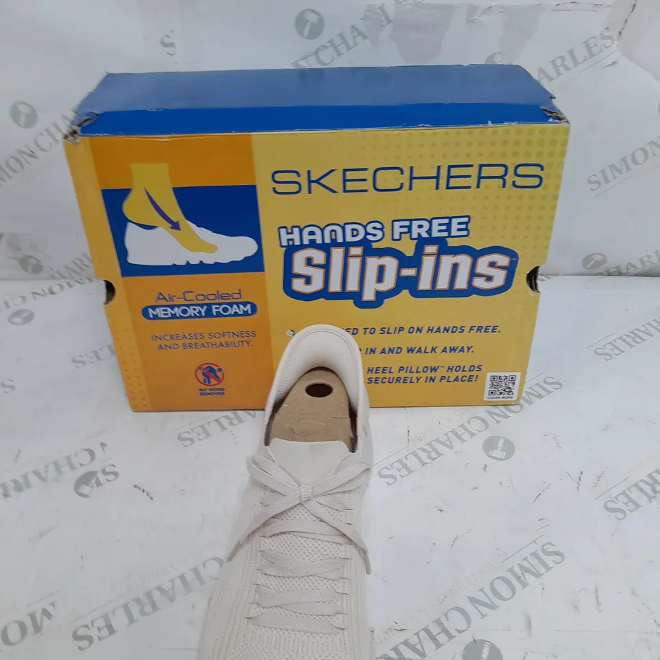 BOXED SKETCHERS PATH TRAINER CREAM SIZE 8 