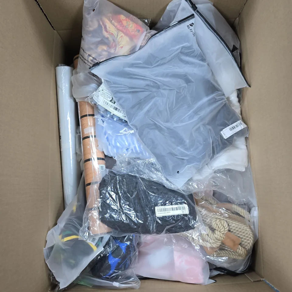 BOX OF APPROXIMATELY 20 ASSORTED ITEMS TO INCLUDE: HALARA SKIRT