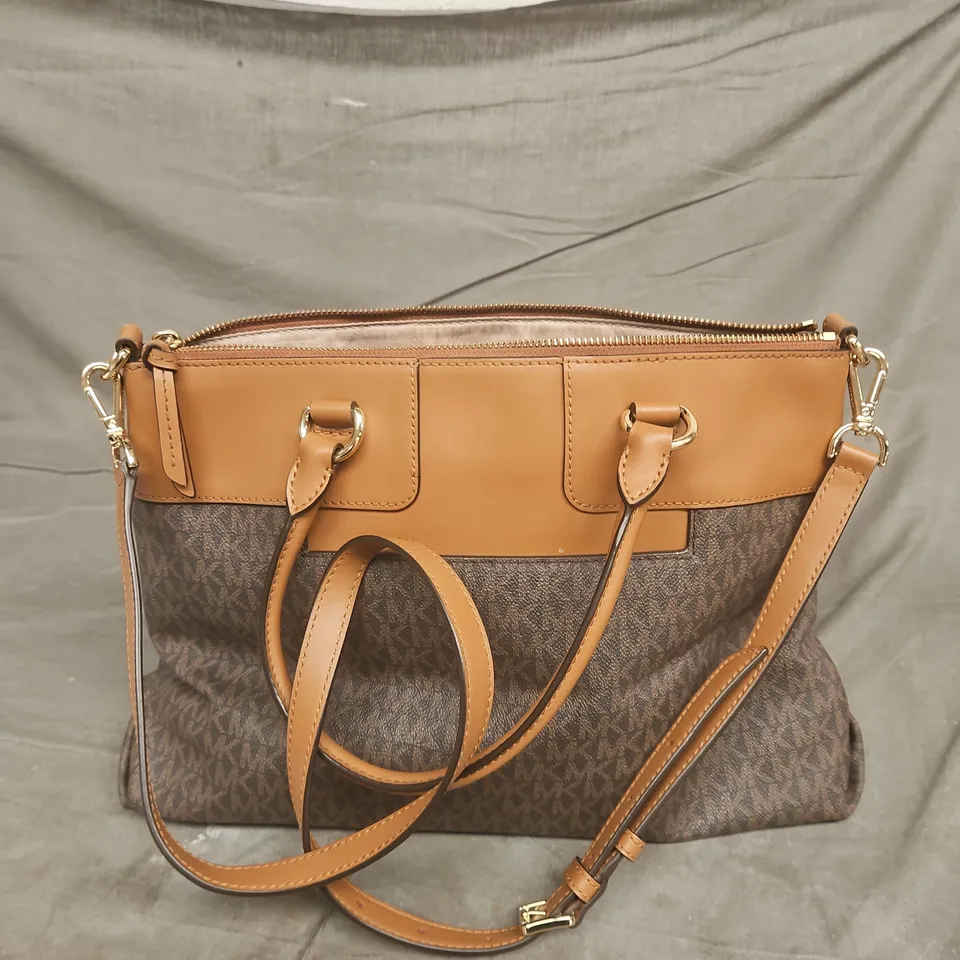 MICHAEL KORS HANDBAG, BROWN MONOGRAM CANVAS WITH TAN LEATHER TRIM