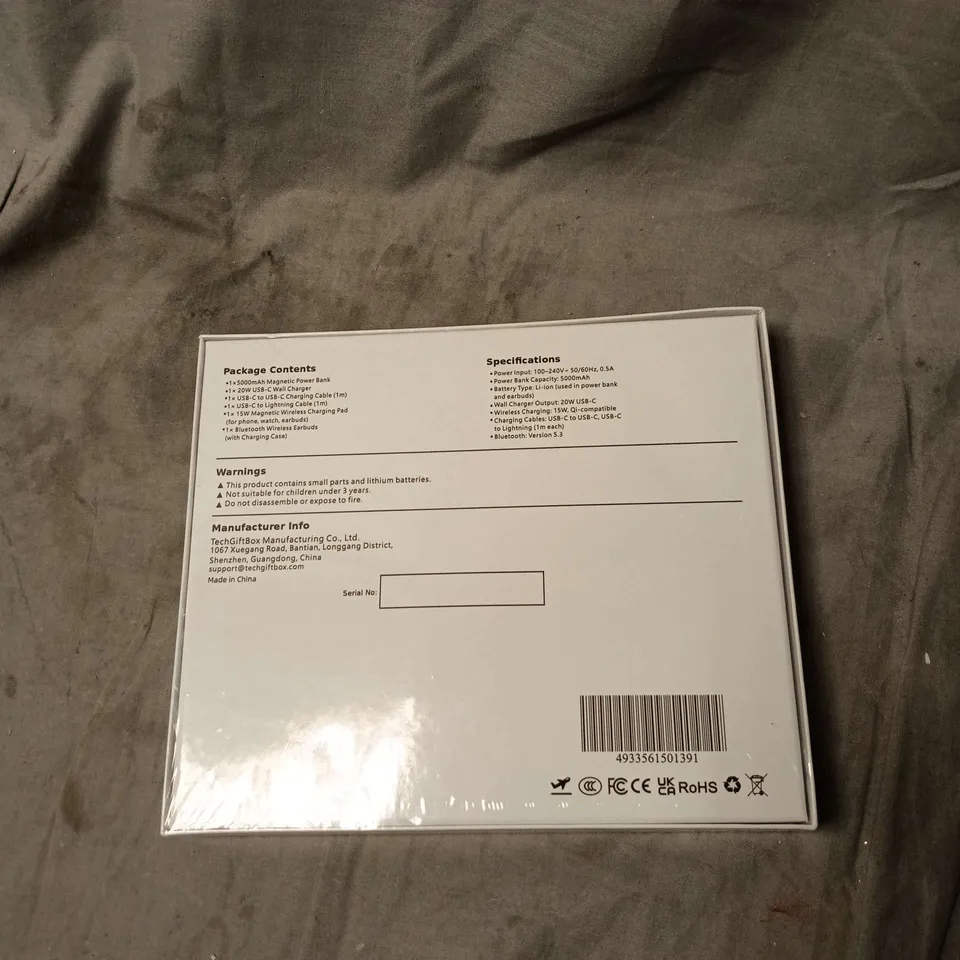 FULLERA 6-IN-1 TRAVEL CHARGING & POWER BANK KIT