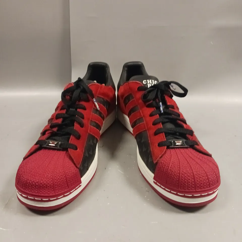 RARE ADIDAS SUPERSTARS NBA CHICAGO BULLS TRAINERS SIZE 12.5