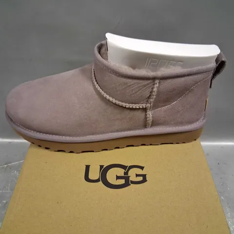 BOXED UGG W CLASSIC ULTRA MINI SIZE 7