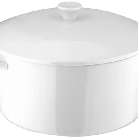 BOXED JUDGE TABLE ESSENTIALS 2L CASSEROLE DISH