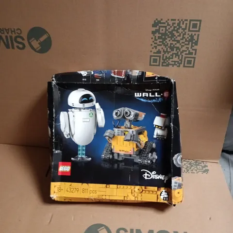 LEGO DISNEY WALL-E BUILDING SET – 811 PIECES (BOXED, DAMAGED PACKAGING)