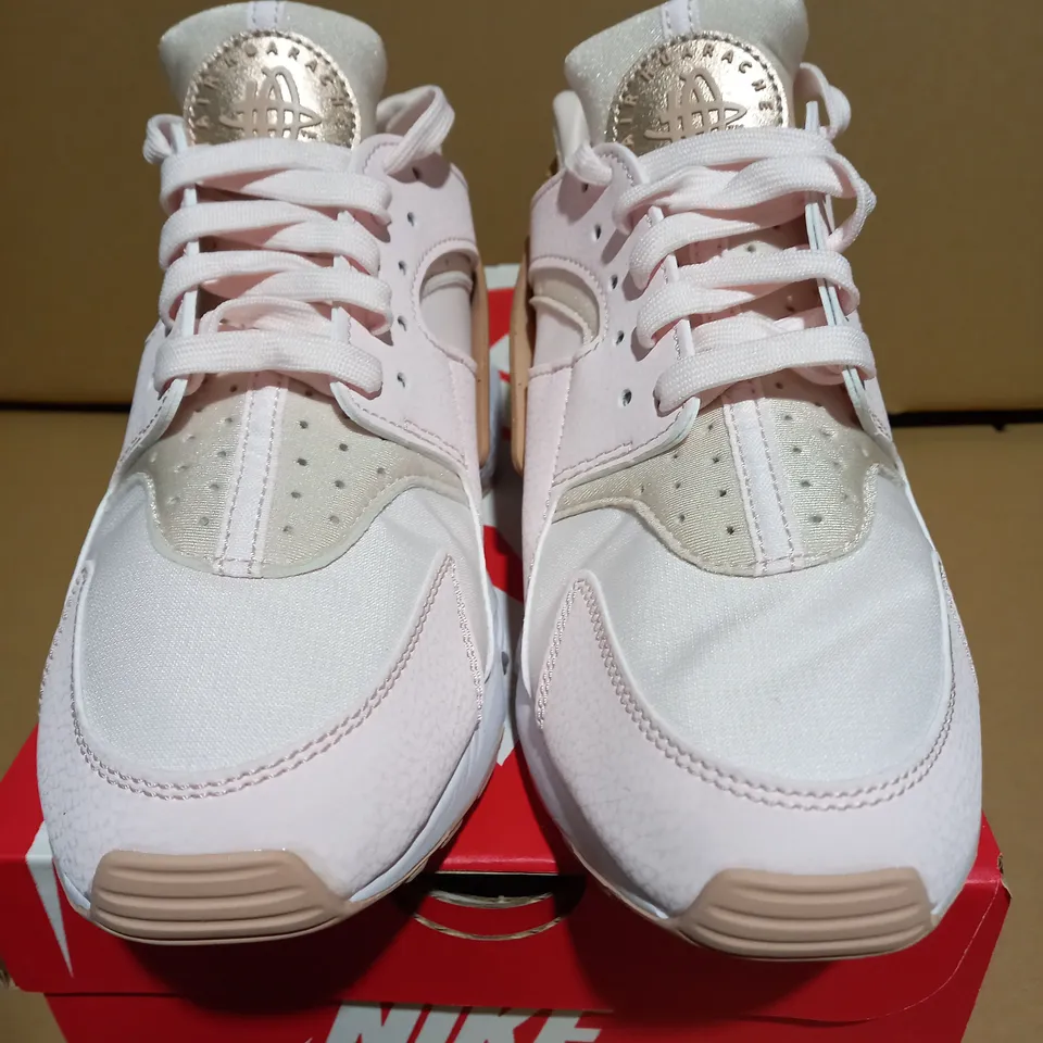 NIKE WOMENS PINK AIR HUARACHE TRAINERS - SIZE 6