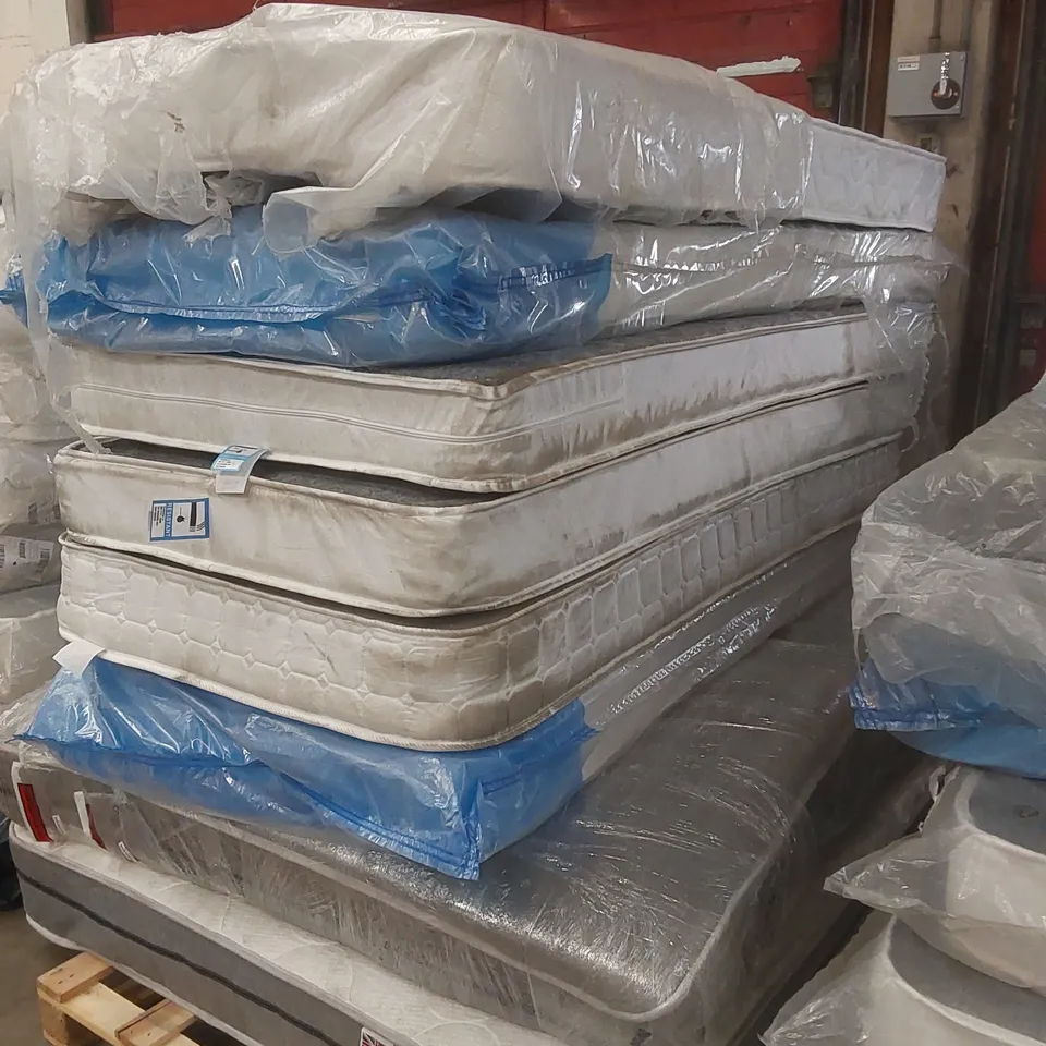 PALLET CONTAINING 8x ASSORTED UNBAGGED MATTRESSES 