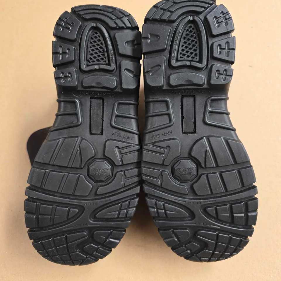 BRAND NEW BOXED PROMAN CHUKKA SAFETY BOOTS IN BLACK - UK 3