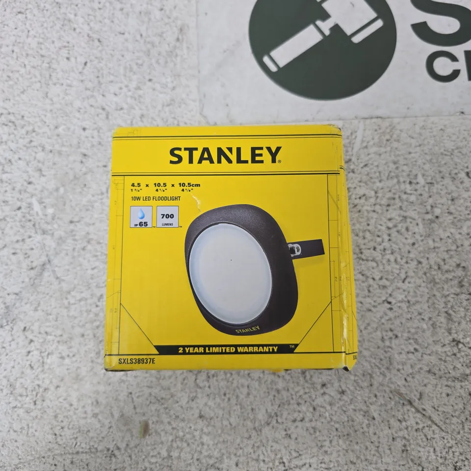 STANLEY 10W LED FLOODLIGHT – OUTDOOR LIGHTING (BOXED)