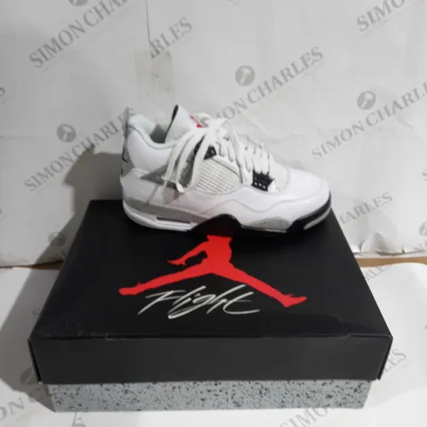 BOXED PAIR OF AIR HORDAN 4 RETRO OG UK 6 GREY/WHITE/BLACK