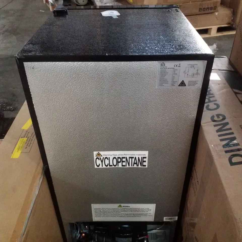 HOMCOM REFRIGERATOR