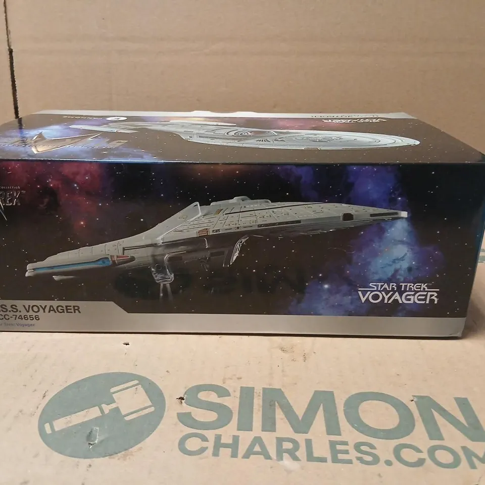 STAR TREK VOYAGER U.S.S. VOYAGER NCC-74656 MODEL SHIP – FANHOME, THE OFFICIAL STARSHIPS COLLECTION, BOXED