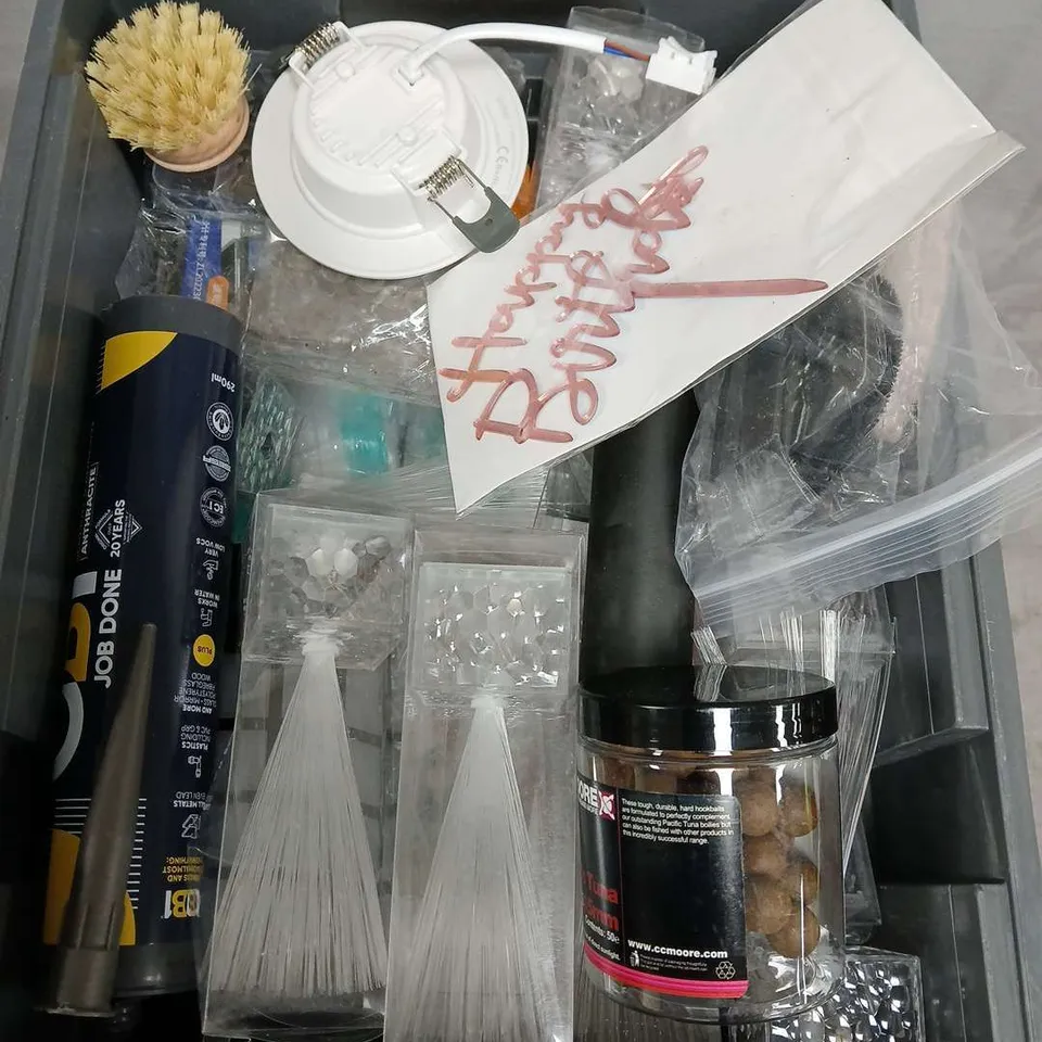 box of Assorted Craft Tools & Accessories in Plastic Tub – brushes, cones, small jars 