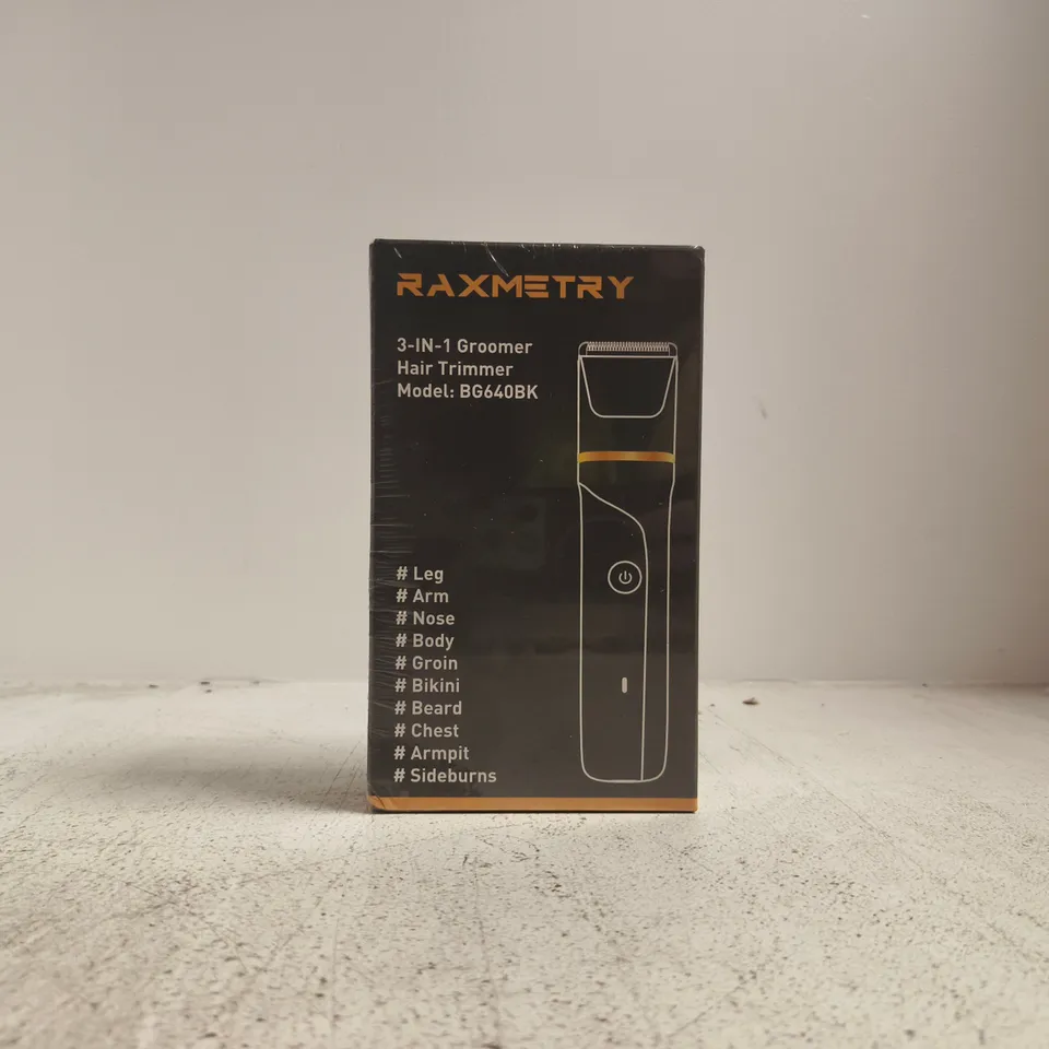 BOX OF APPROXIMATELY 10 ASSORTED HOUSEHOLD ELECTRICAL ITEMS TO INCLUDE RAXMETRY 3-IN-1 GROOMER HAIR TRIMMER, ETC - COLLECTION ONLY