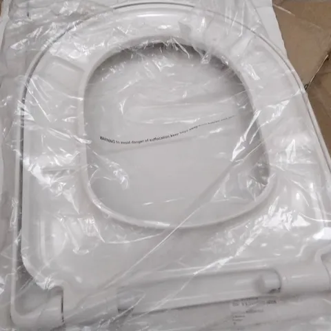 BOXED BACAN SOFT CLOSE TOILET SEAT 