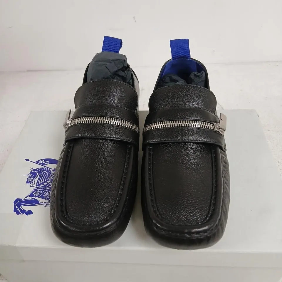 BURBERRY LEATHER ZIP-DETAIL LOAFERS – BLACK, UK 7 (EU 41)