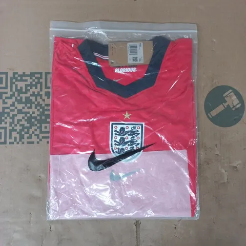 BAGGED NIKE ENGLAND FOOTBALL JERSEY IN RED SIZE XXL