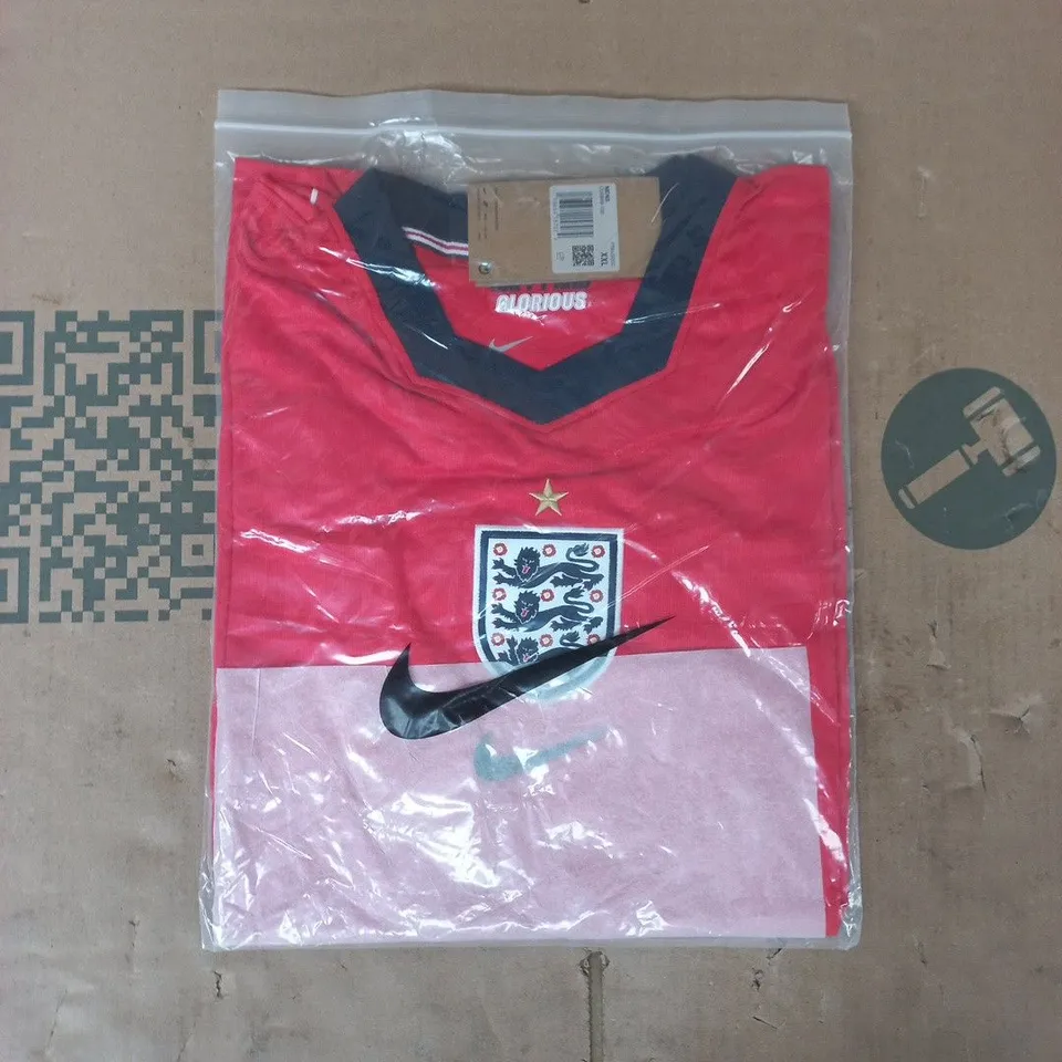BAGGED NIKE ENGLAND FOOTBALL JERSEY IN RED SIZE XXL
