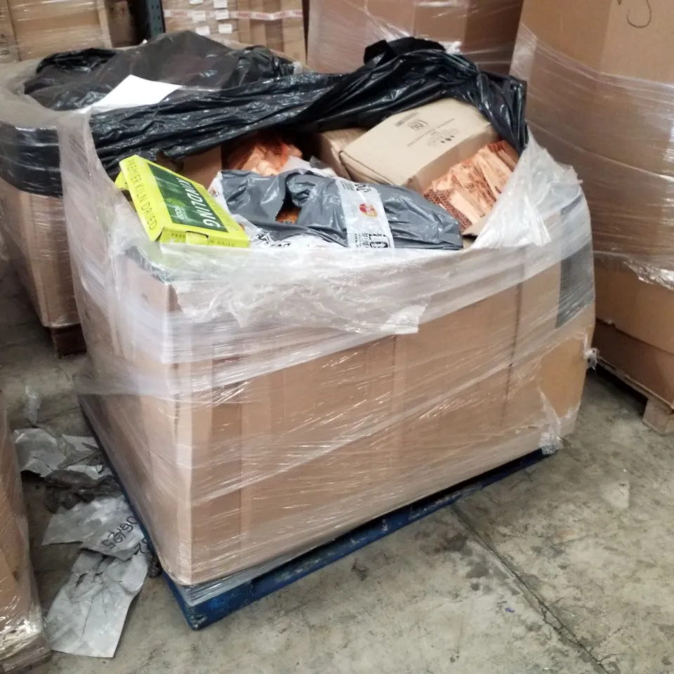 PALLET CONTAINING ASSORTED KINDLING