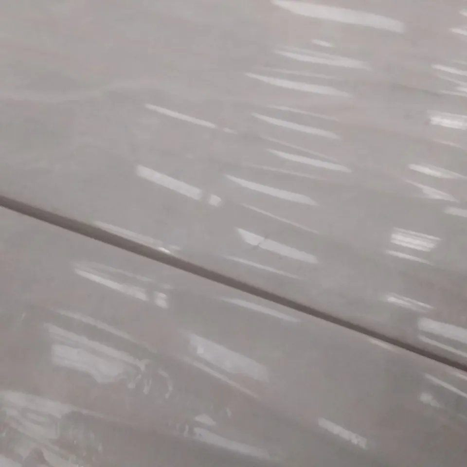 PALLET OF APPROXIMATELY 12 BOXES OF DEFINITIVE DEC SKYE GREY CERAMIC WALL TILES 250MM X 500MM APPROXIMATELY 1.5MSQ PER BOX