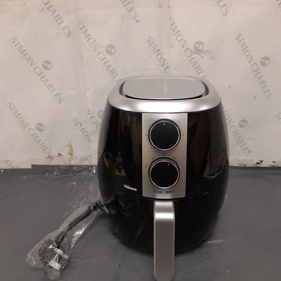 UNBOXED TRISTAR BLACK AIRFRYER 