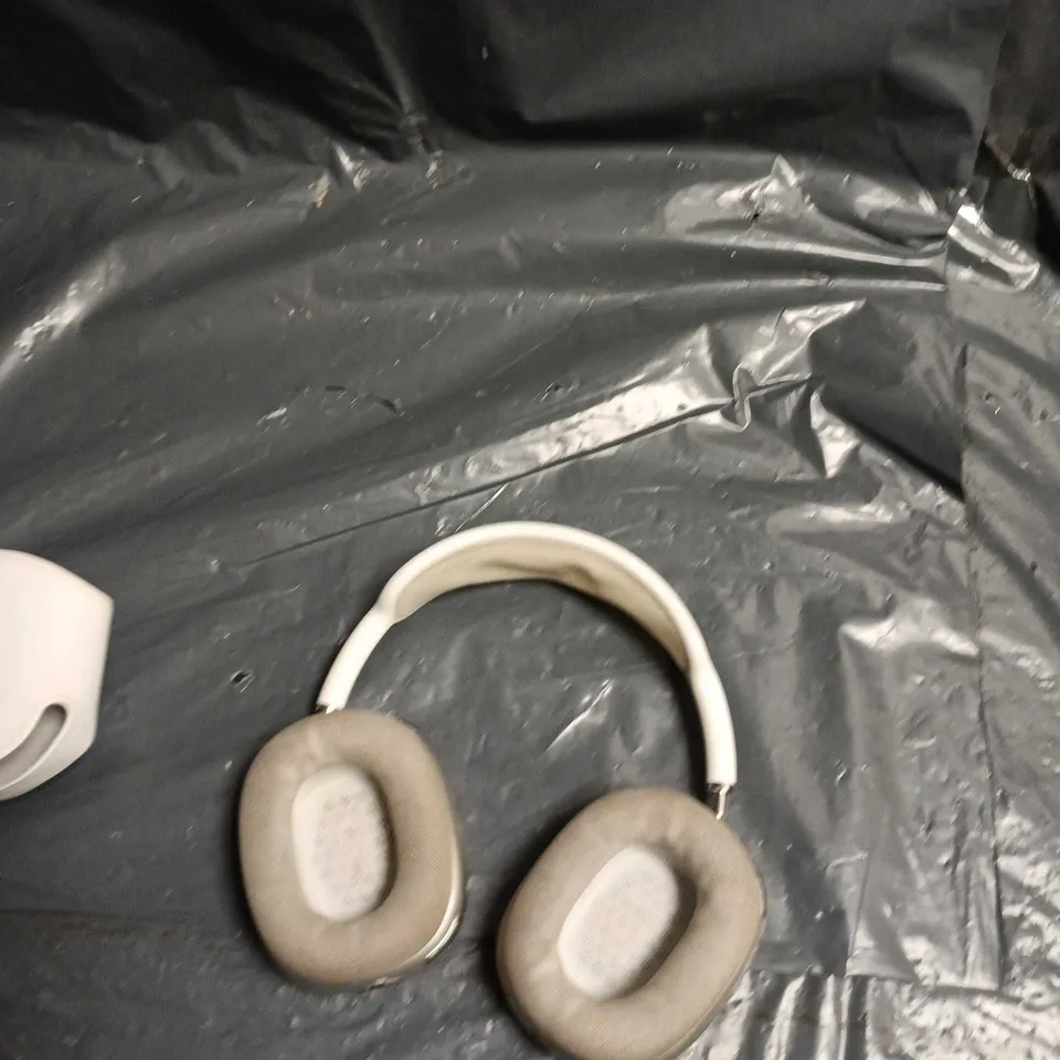 APPLE AIRPODS MAX WIRELESS OVER-EAR HEADPHONES – SPACE GRAY (DESIGNED BY APPLE IN CALIFORNIA)