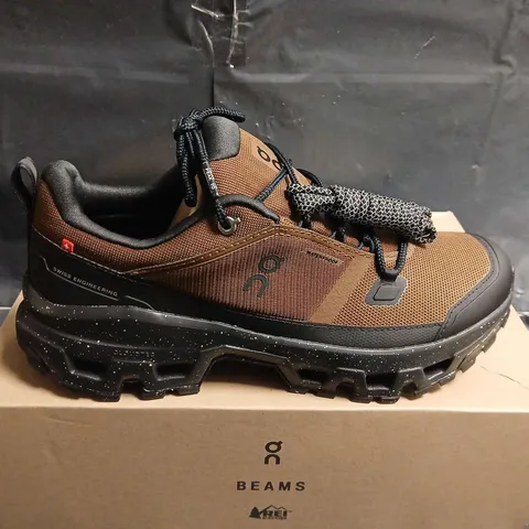 BOXED PAIR OF ON RUNNING CLOUDROCK LOW BEAMS REI β MEN'S TRAIL SHOE, UK SIZE 8.5