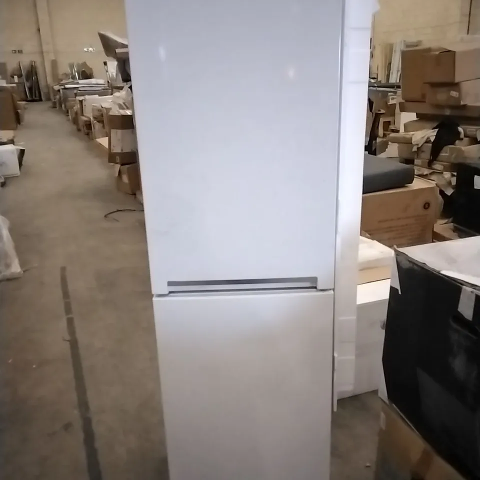BEKO CFG3582W FRIDGE FREEZER - WHITE