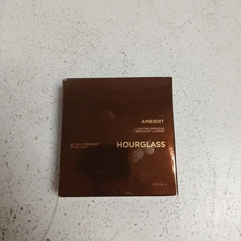 HOURGLASS AMBIENT LIGHTING BRONZER β 0.39 OZ / 11 G β BOXED