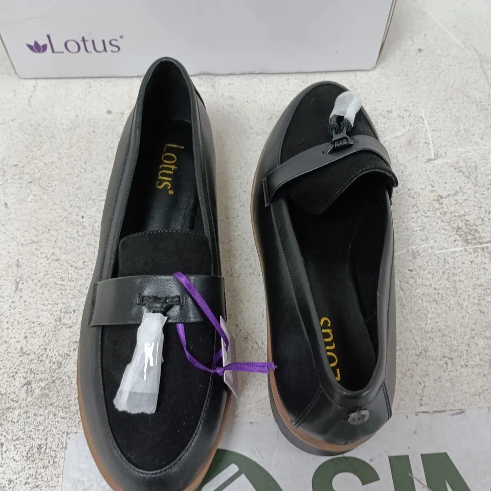 BOXED PAIR OF LOTUS YORK SHOES IN BLACK - UK 6