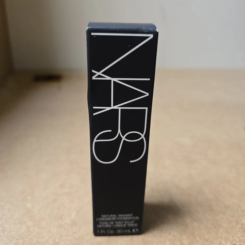 NARS NATURAL RADIANT LONGWEAR FOUNDATION - BOXED - 30ML