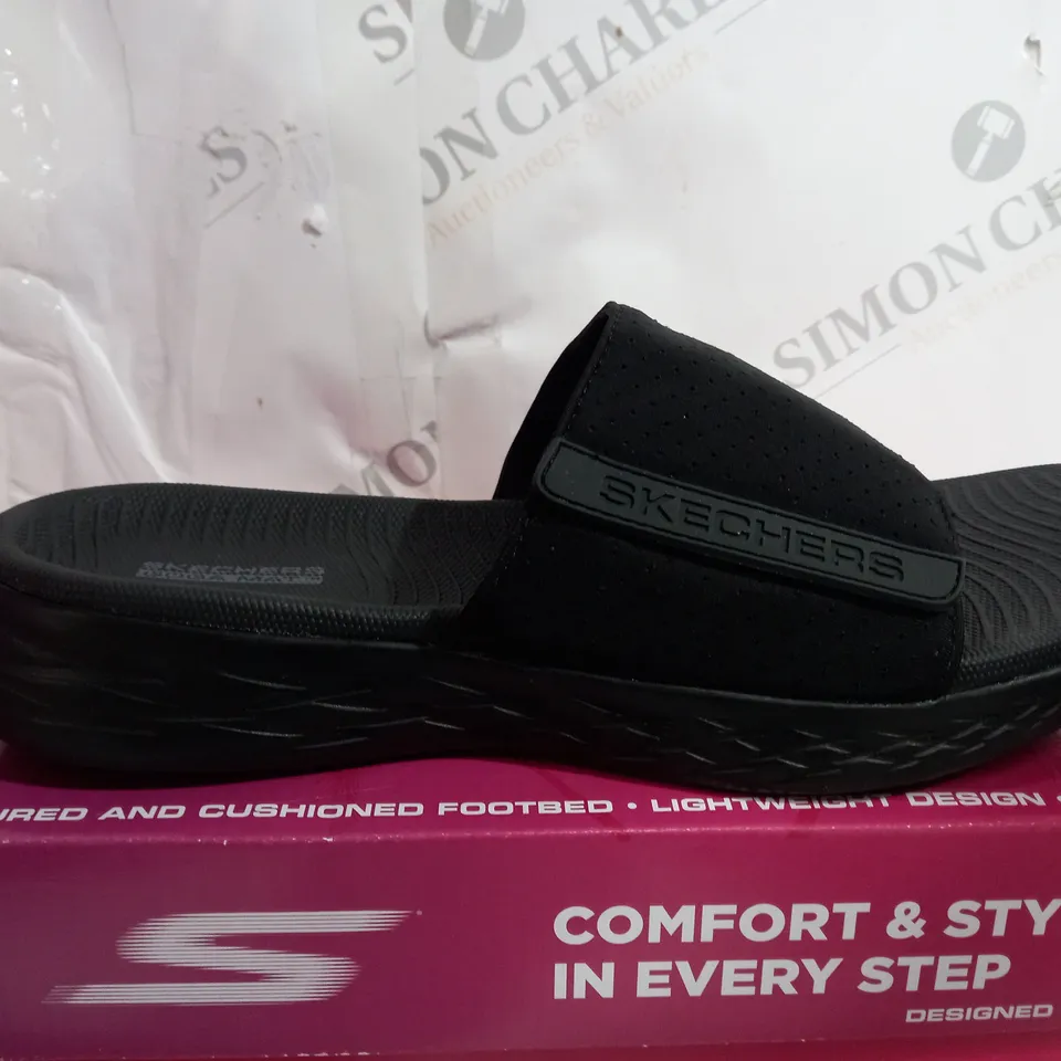 SKETCHERS GO WALK 600 SD BLACK SIZE 6