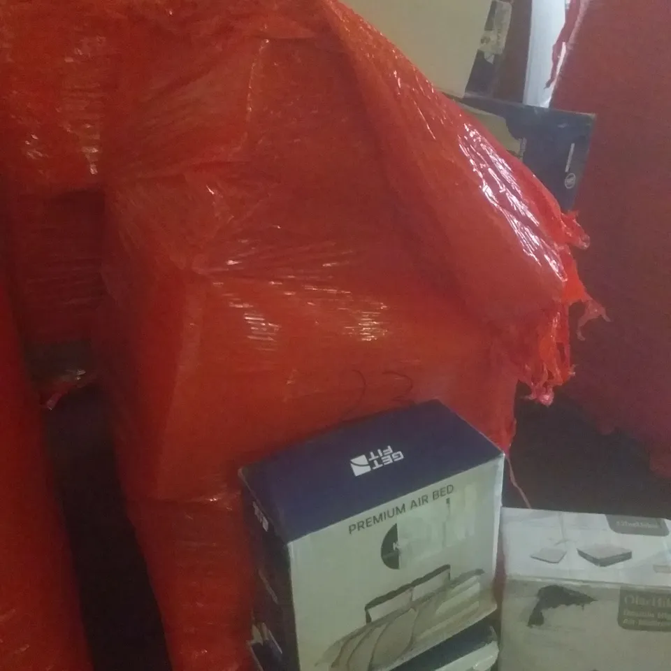 PALLET OF ASSORTED ITEMS INCLUDING DOUBLE HIGH AIR MATTRESSES, PREMIUM AIR BEDS