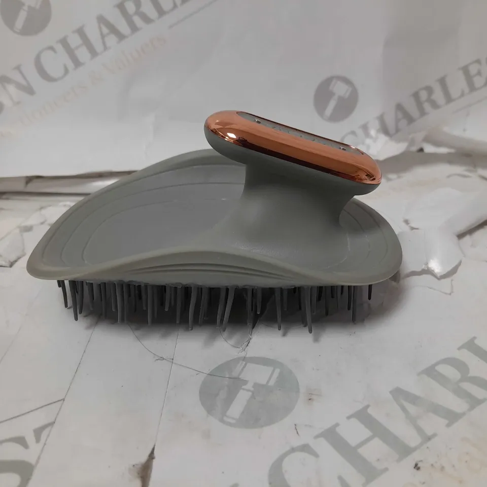BOXED MANTA PULSE FLEXIBLE HAIRBRUSH