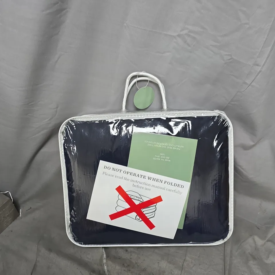 SARA BY SARA DAVIES SNUGGLY SHERPA HEATED THROW