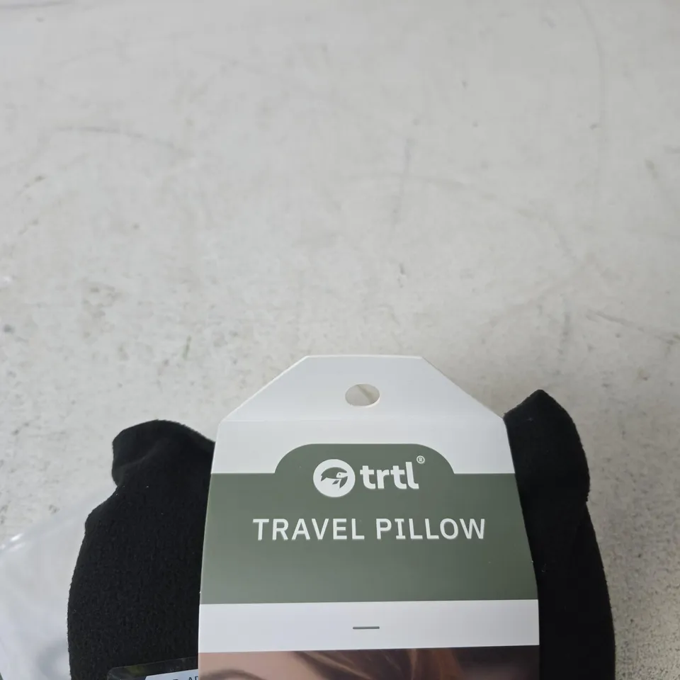 TRTL TRAVEL PILLOW – BLACK (UNISEX), SEALED IN BAG