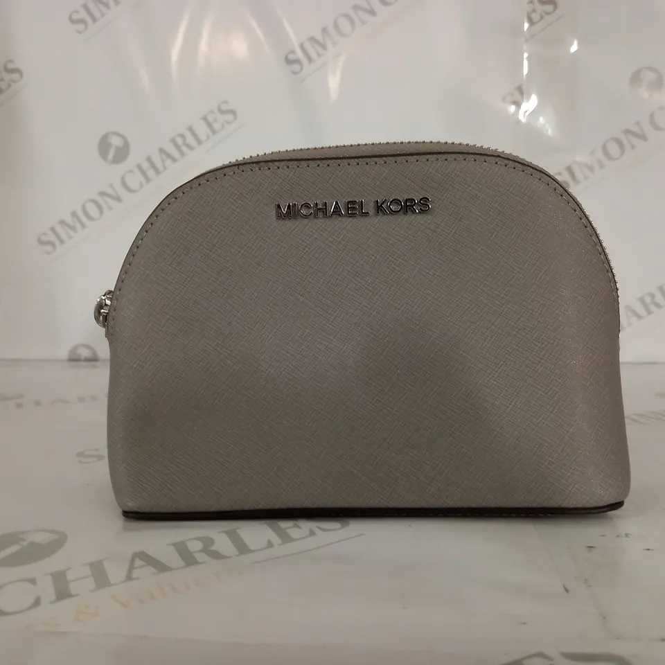 MICHAEL KORS PURSE IN GREY 