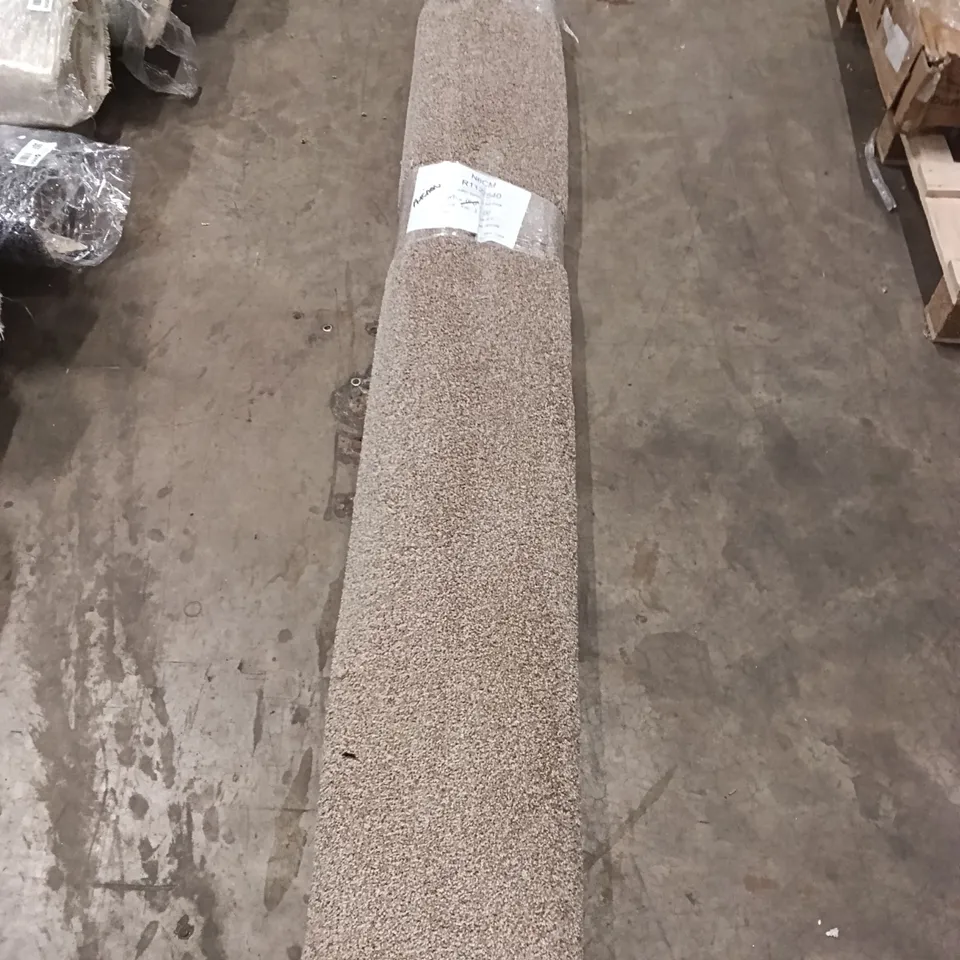 ROLL OF GRIFFIN SAND FELT BACK APPROX SIZE: 1.95M X 4.00M