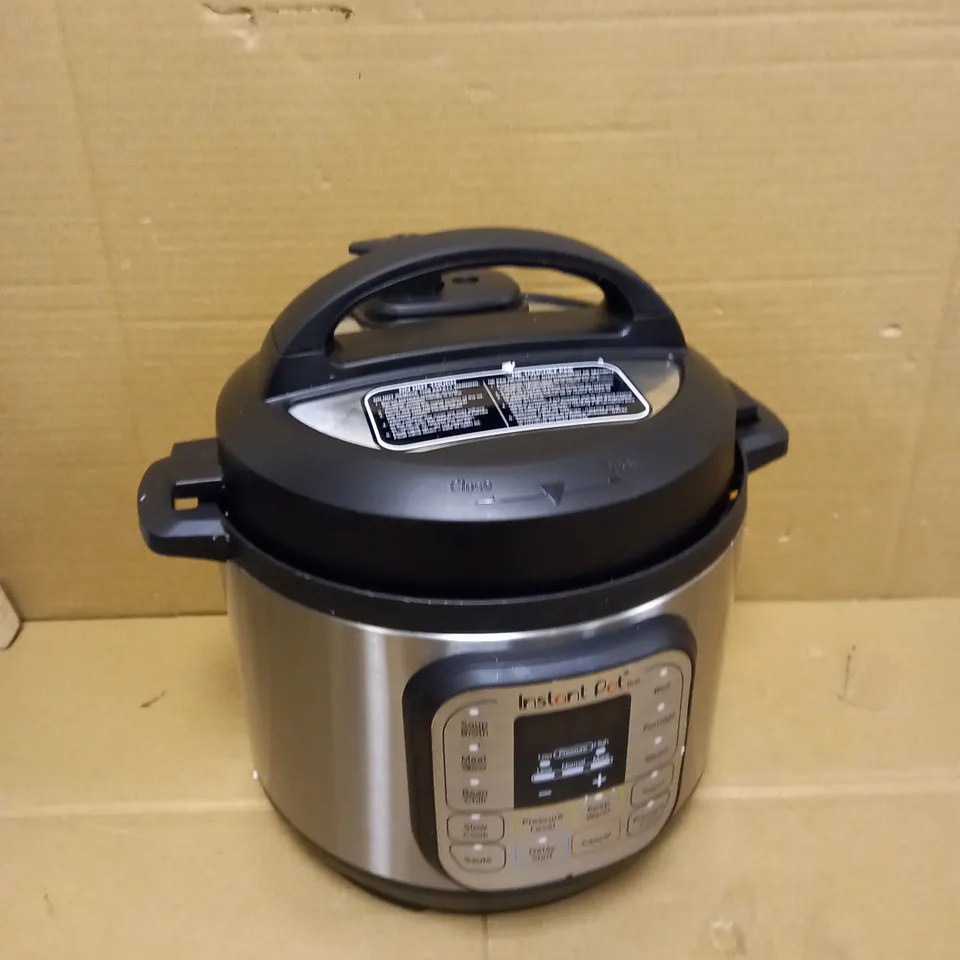 INSTANT POT DUO MINI PRESSURE COOKER