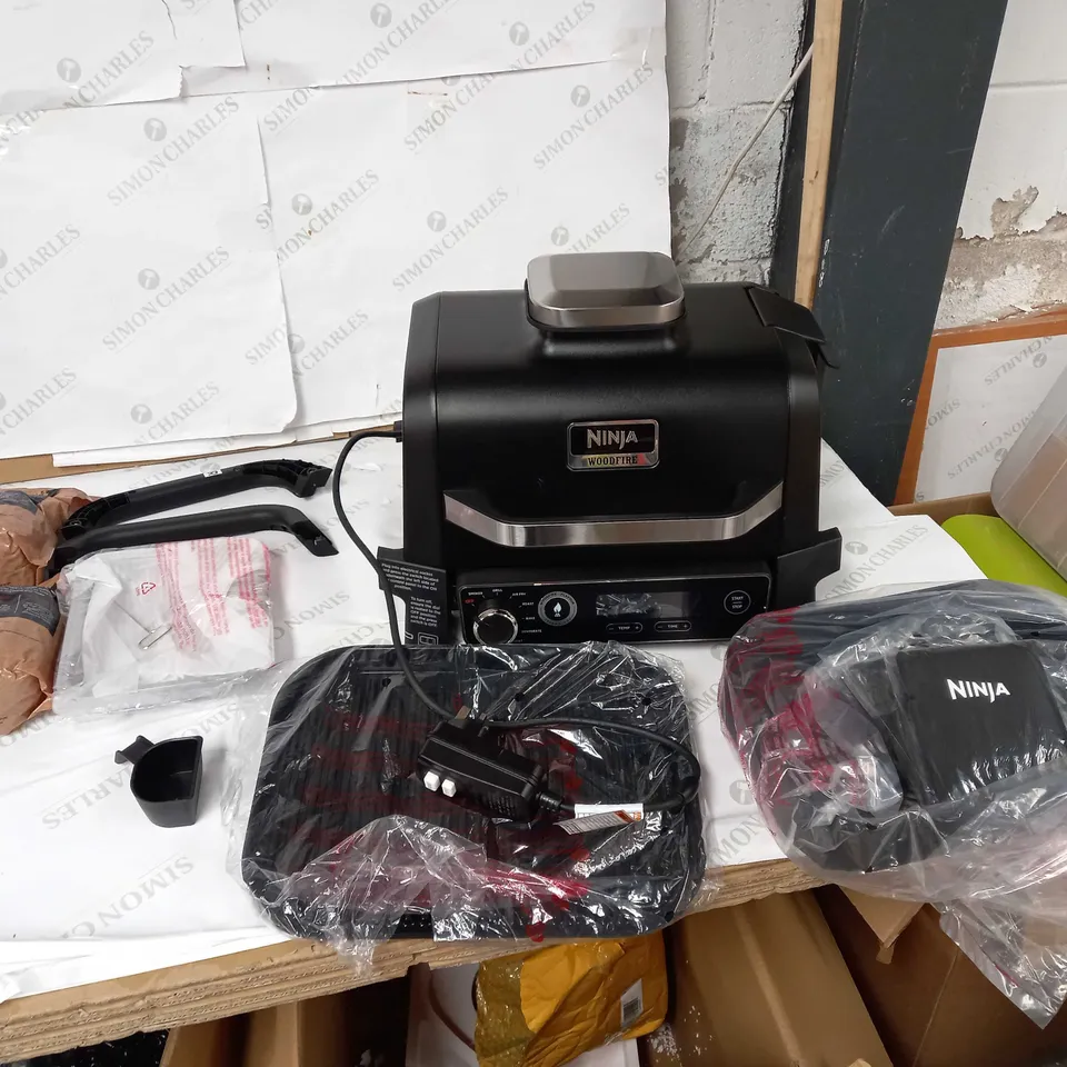 NINJA WOODFIRE ELECTRIC BBQ GRILL & SMOKER WITH AIR FRY FUNCTION OG701UKQ