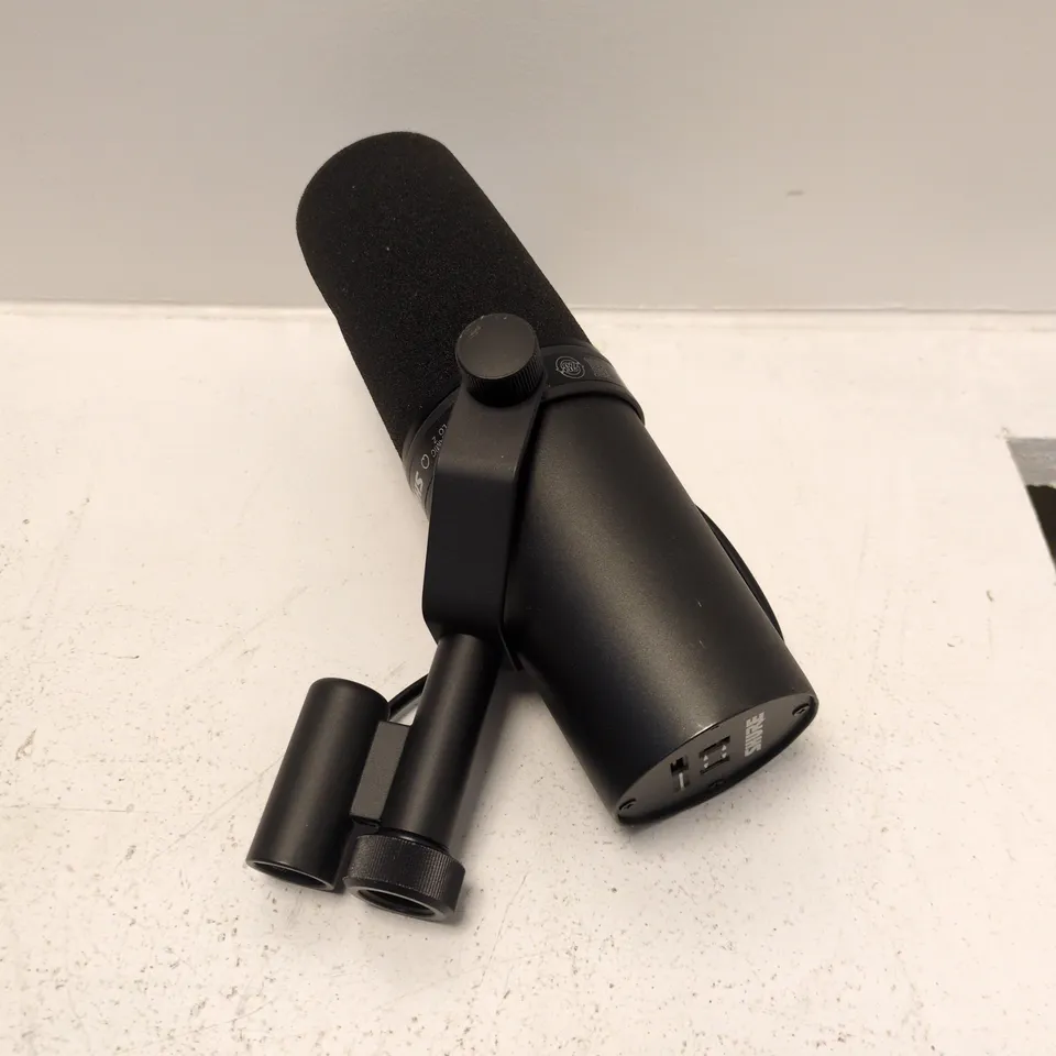 SHURE MICROPHONE WITH FOAM WINDSCREEN AND SUSPENSION SHOCK MOUNT