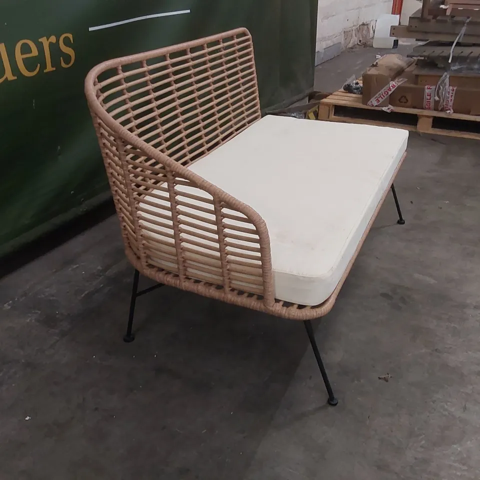 HAMPSTEAD GARDEN SOFA