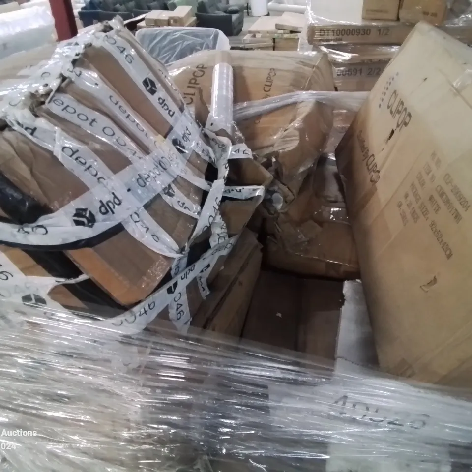 PALLET CONTAINING SEVERAL RAIN DAMAGED OFFICE/SIDE/DINING CHAIRS AND OTHER HOUSEHOLD FURNITURE ETC.