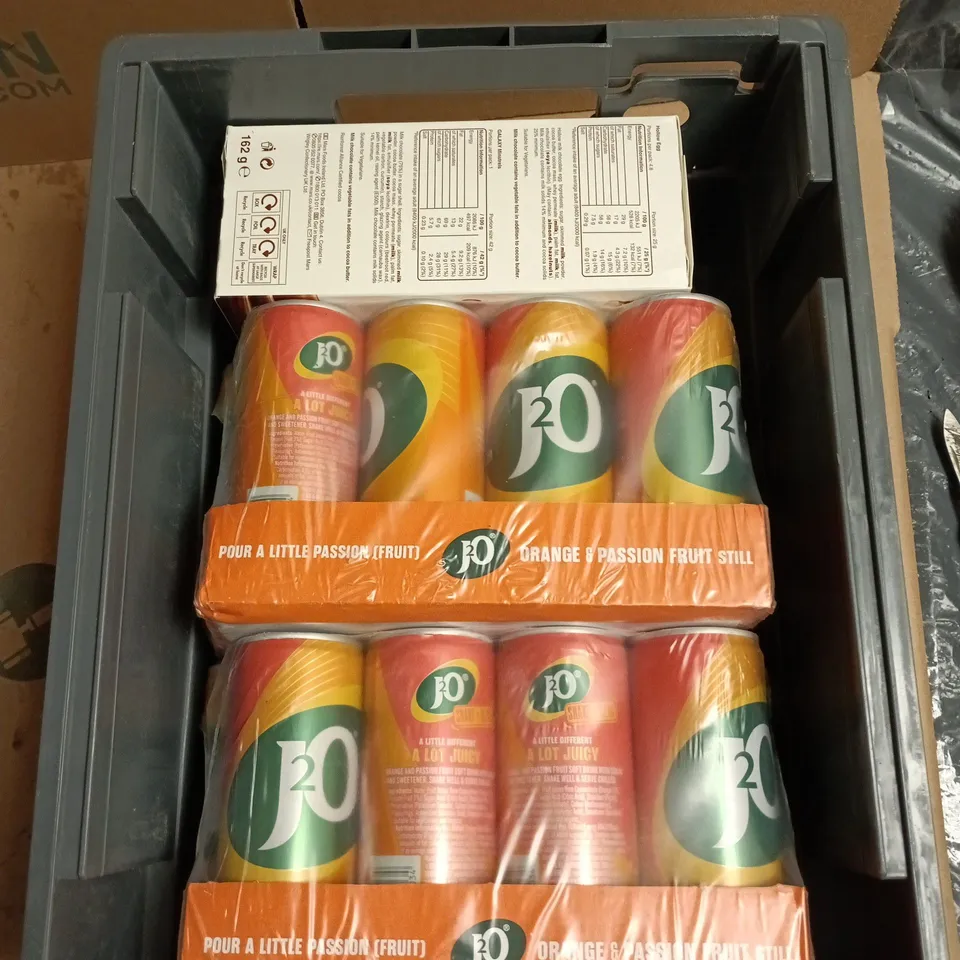 APPROXIMATELY 12 ASSORTED FOOD AND DRINKS ITEMS TO INCLUDE - J20 ORANGE & PASSIONFRUIT CANS, GALAXY EASTER EGG