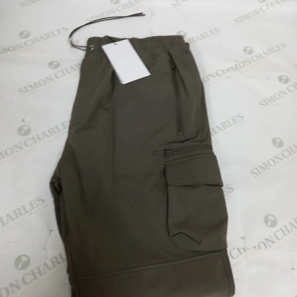 RAITH NYLON CARGO PANTS SIZE XXL