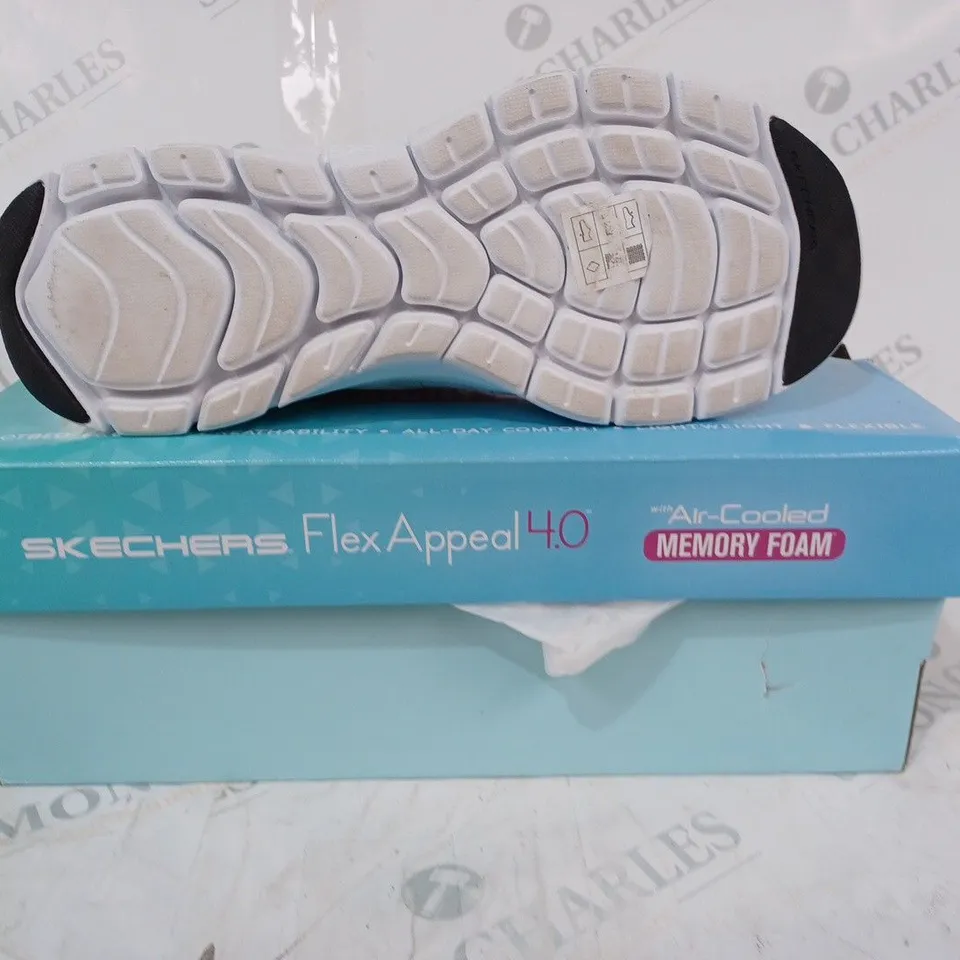 BOXED PAIR OF SKECHERS TRAINERS IN WHITE SIZE 6