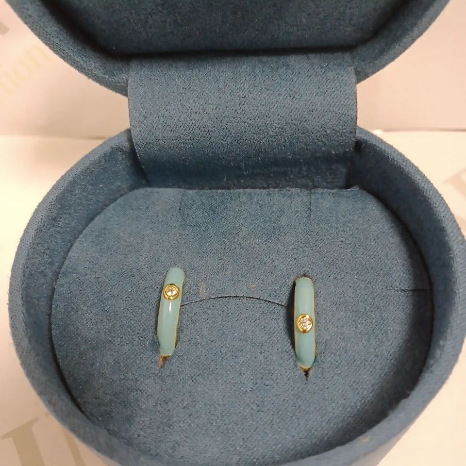 PAIR OF TEAL LOOP EARRINGS WITH STONES 
