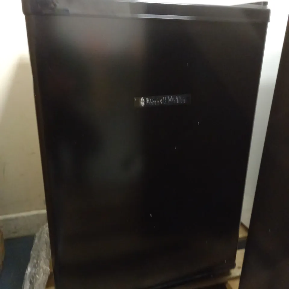 RUSSELL HOBBS RHTTF67B 66 LITRE REVERSIBLE DOORS TABLE TOP MINI FRIDGE, BLACK