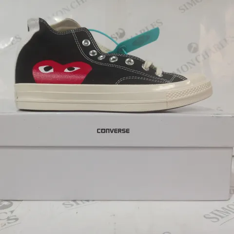 BOXED PAIR OF CONVERSE PLAY SHOES IN BLACK UK SIZE 6