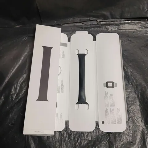 APPLE WATCH 44MM SOLO LOOP SPORT BAND – SIZE 7, BLACK, BOXED