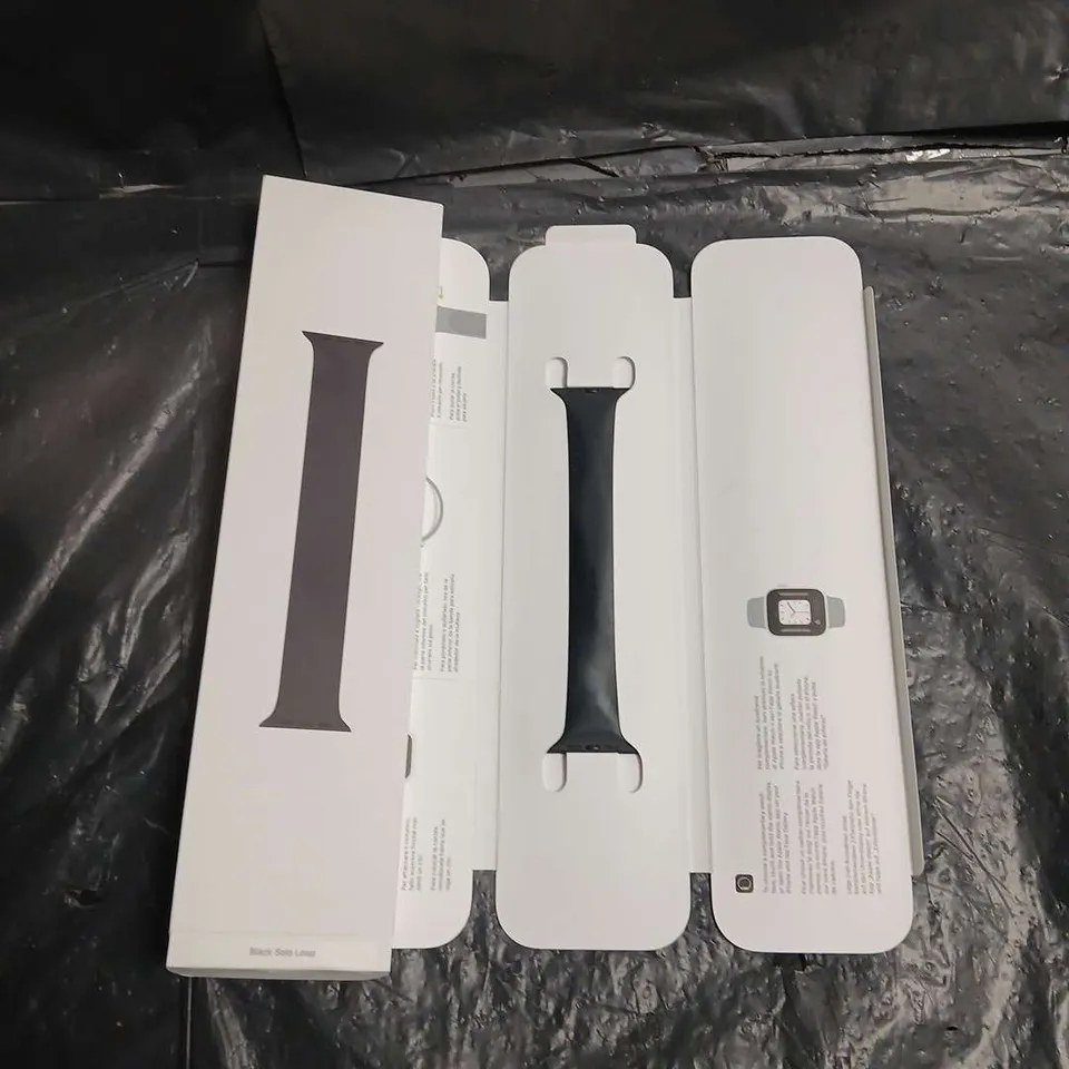 APPLE WATCH 44MM SOLO LOOP SPORT BAND – SIZE 7, BLACK, BOXED